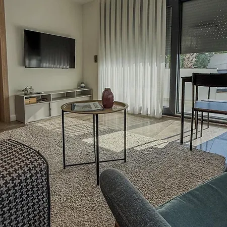 Leos Apart3 * Σιντέ