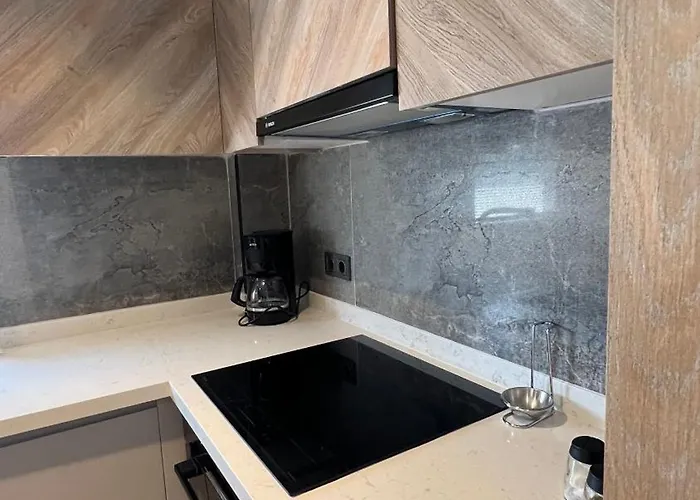 Leos Apart3 Apartman Side