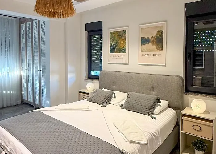 Lägenhet Leos Apart3 Side