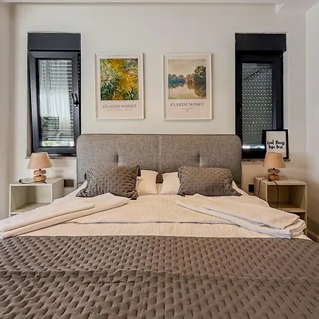 Leos Apart3 Apartman Side